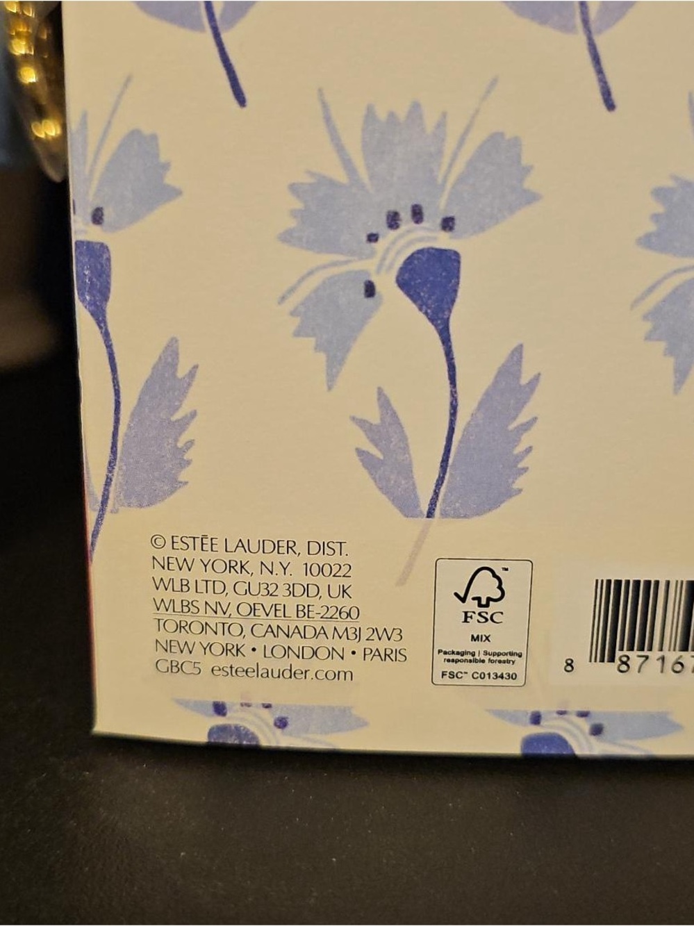 Estée Lauder The Hydrating Routine Skincare Set w/ Cosmetic Bag New in Box NIB - Picture 5 of 5